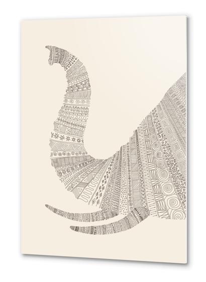 Elephant (on beige) Metal prints by Florent Bodart - Speakerine