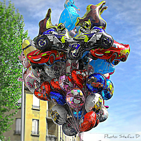 Ballons (Braderie de Montigny-Les-Metz) by Stefan D